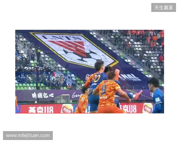 博主：国安下午集结韩佳奇现身，个别球员已从基地搬走私人物品